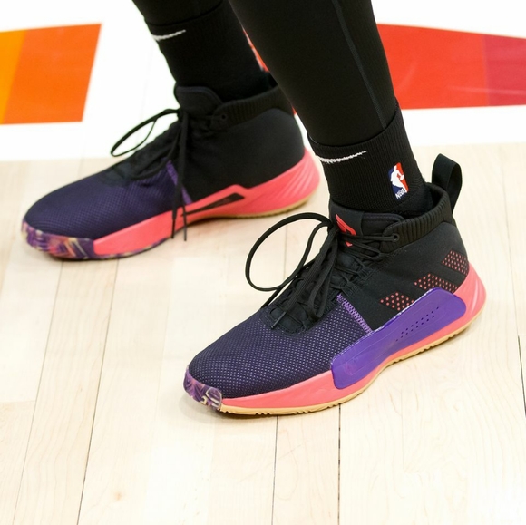 dame 5 purple and red